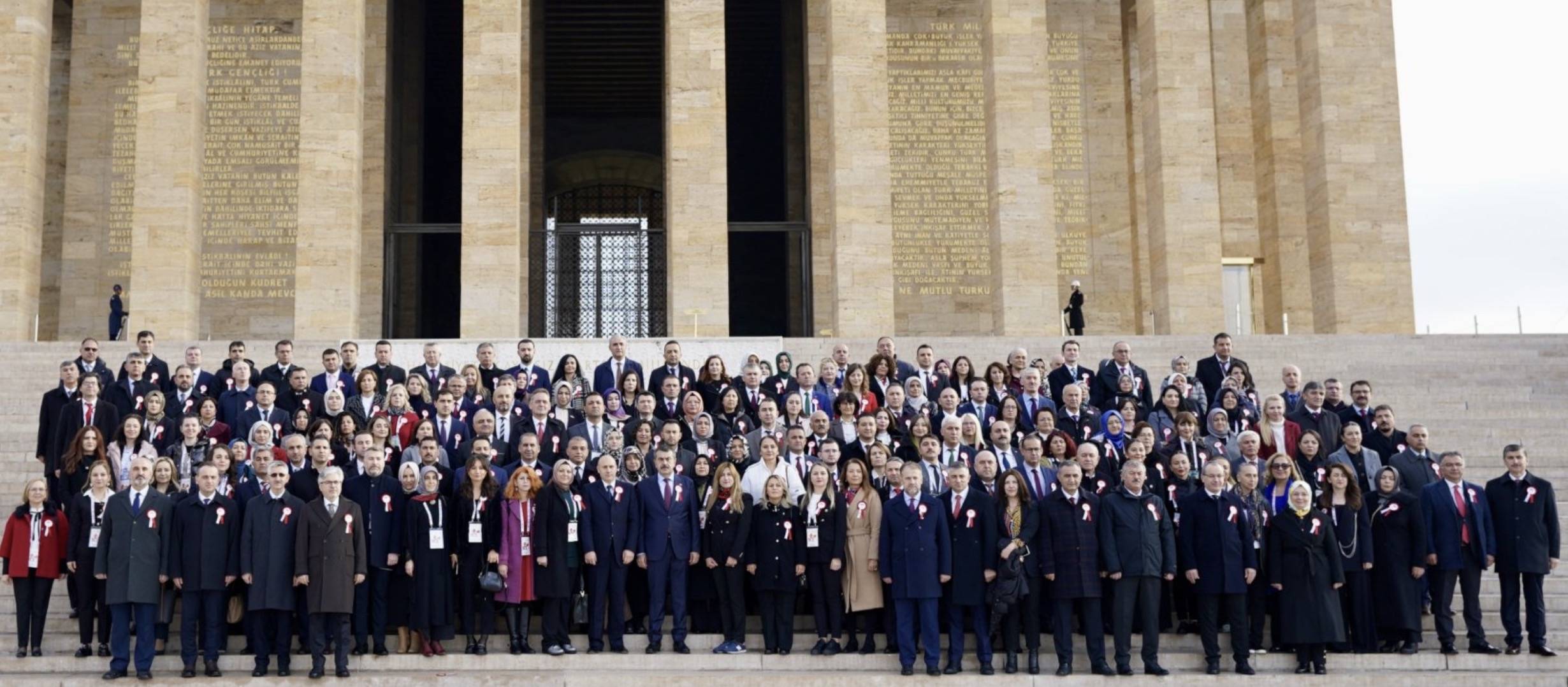 Bakan Tekin ve Öğretmenler Anıtkabir’i Ziyaret Etti